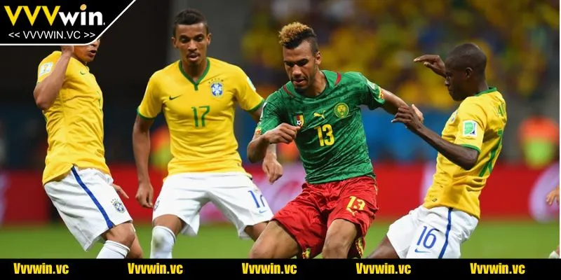 Các hình thức ra lệnh phát trên sân bóng